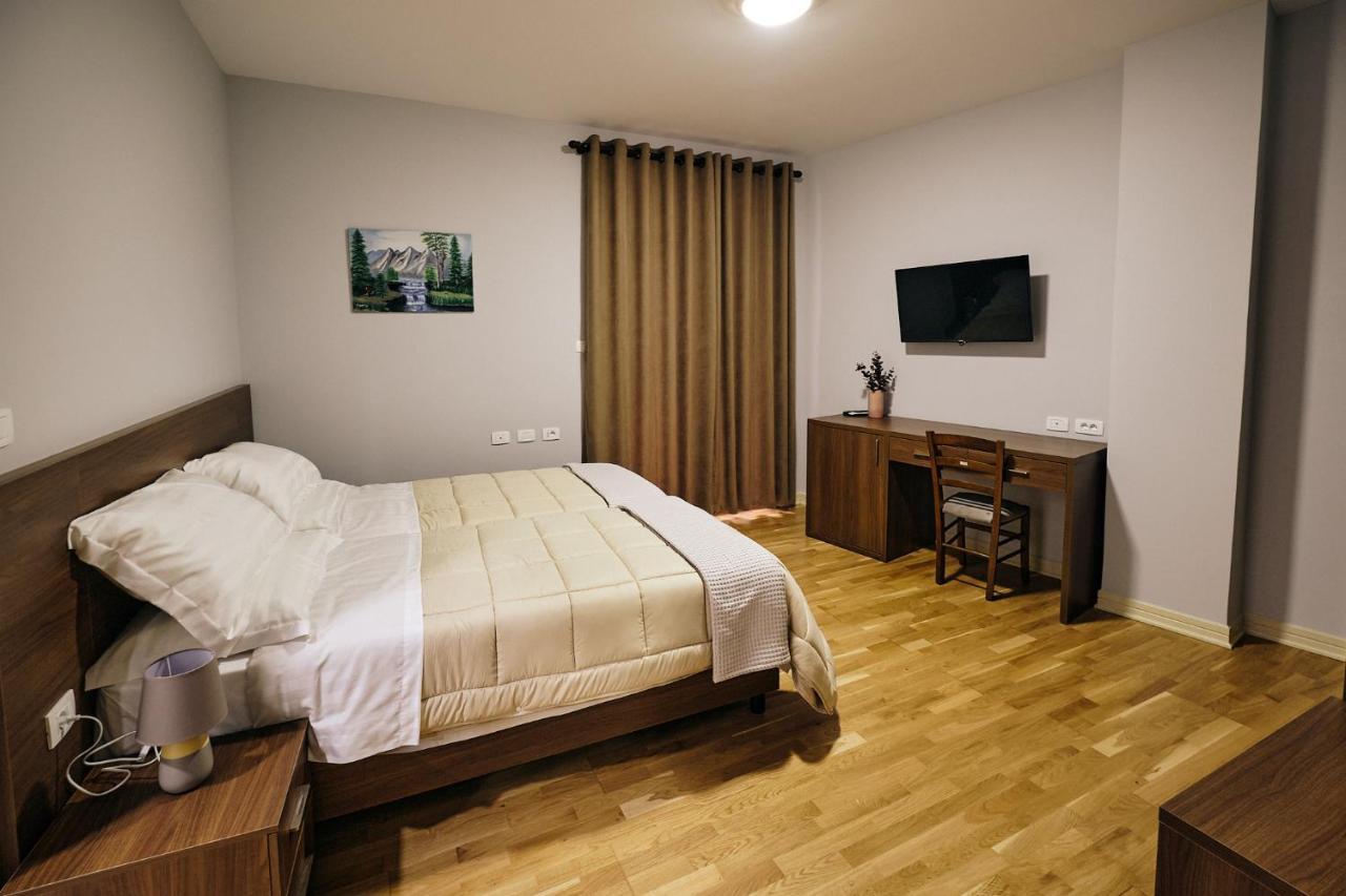 In Center Hotel Tiranë Eksteriør bilde