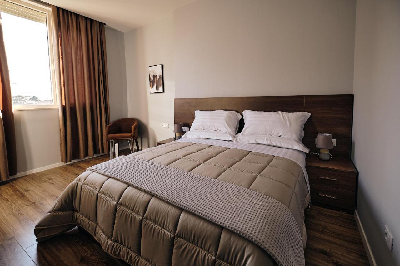 In Center Hotel Tiranë Eksteriør bilde