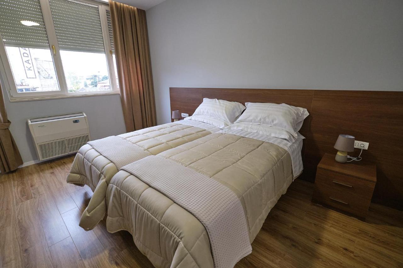 In Center Hotel Tiranë Eksteriør bilde