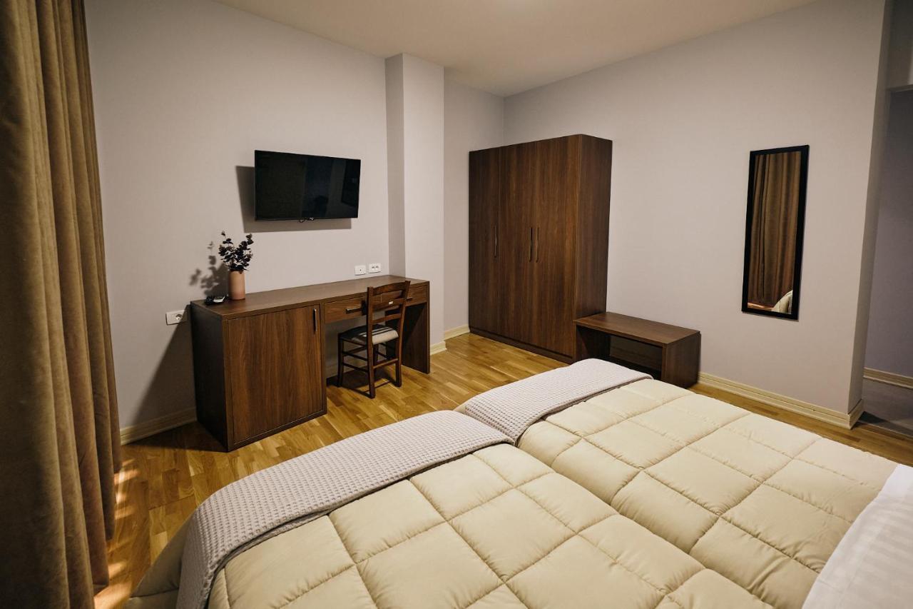 In Center Hotel Tiranë Eksteriør bilde